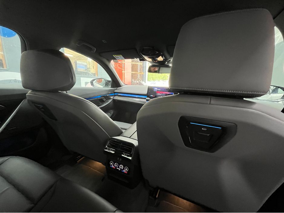 2025 BMW i5