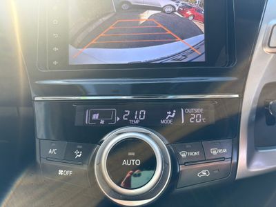 2020 Toyota Prius Alpha