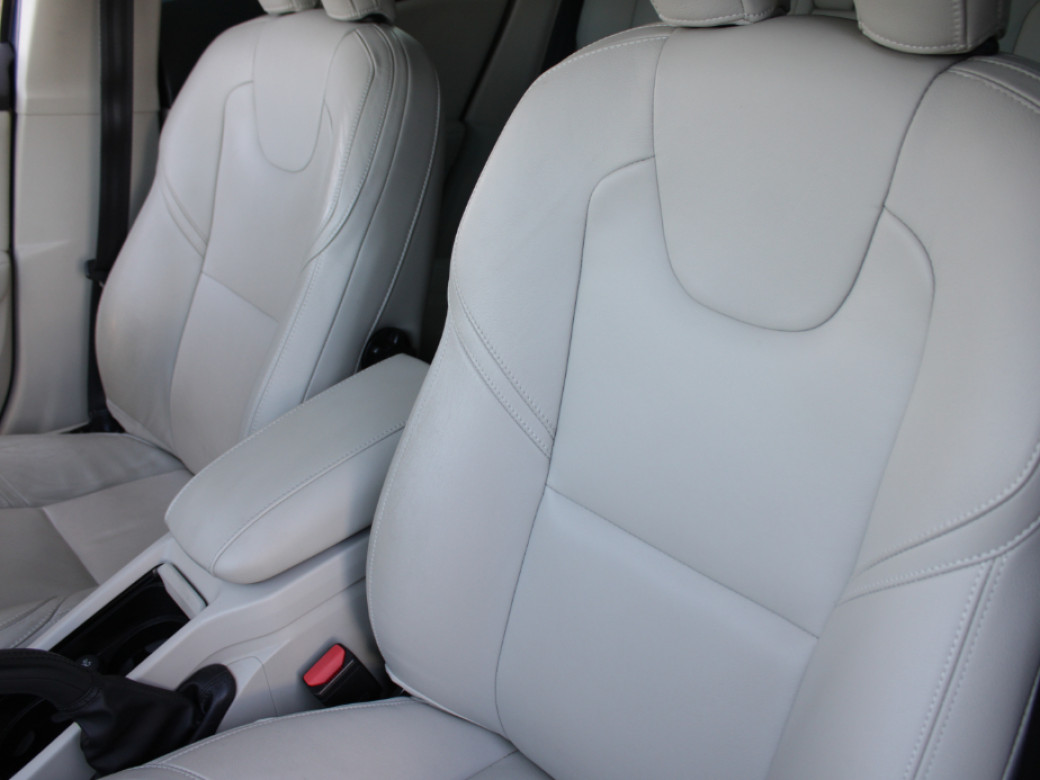 2018 Volvo V40