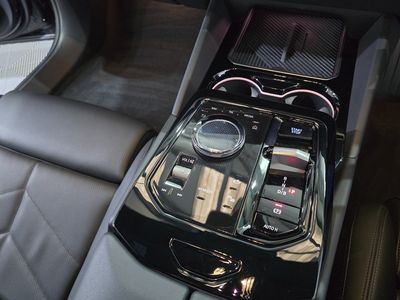2024 BMW i5