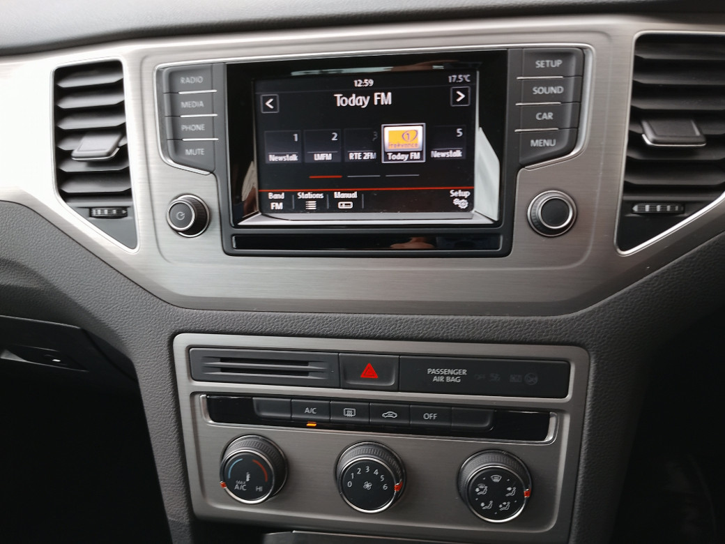 2016 Volkswagen Golf SV