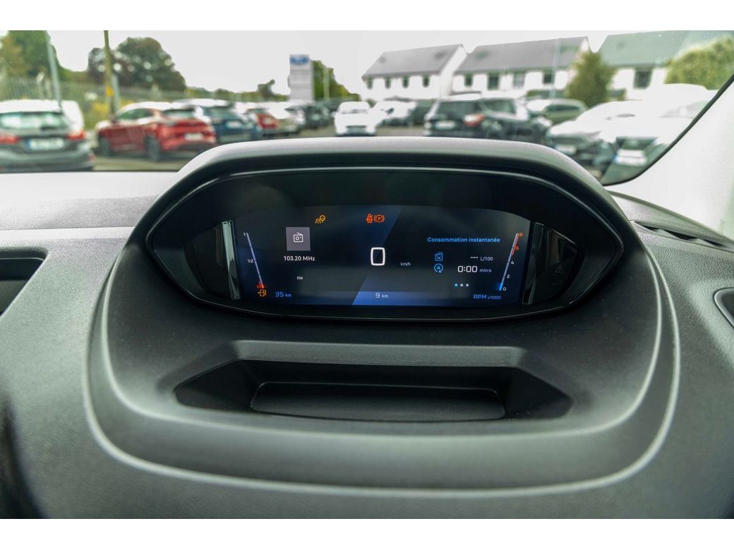 2025 Peugeot Partner