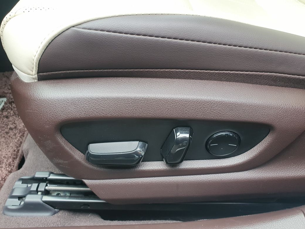 2019 Lexus ES 300h