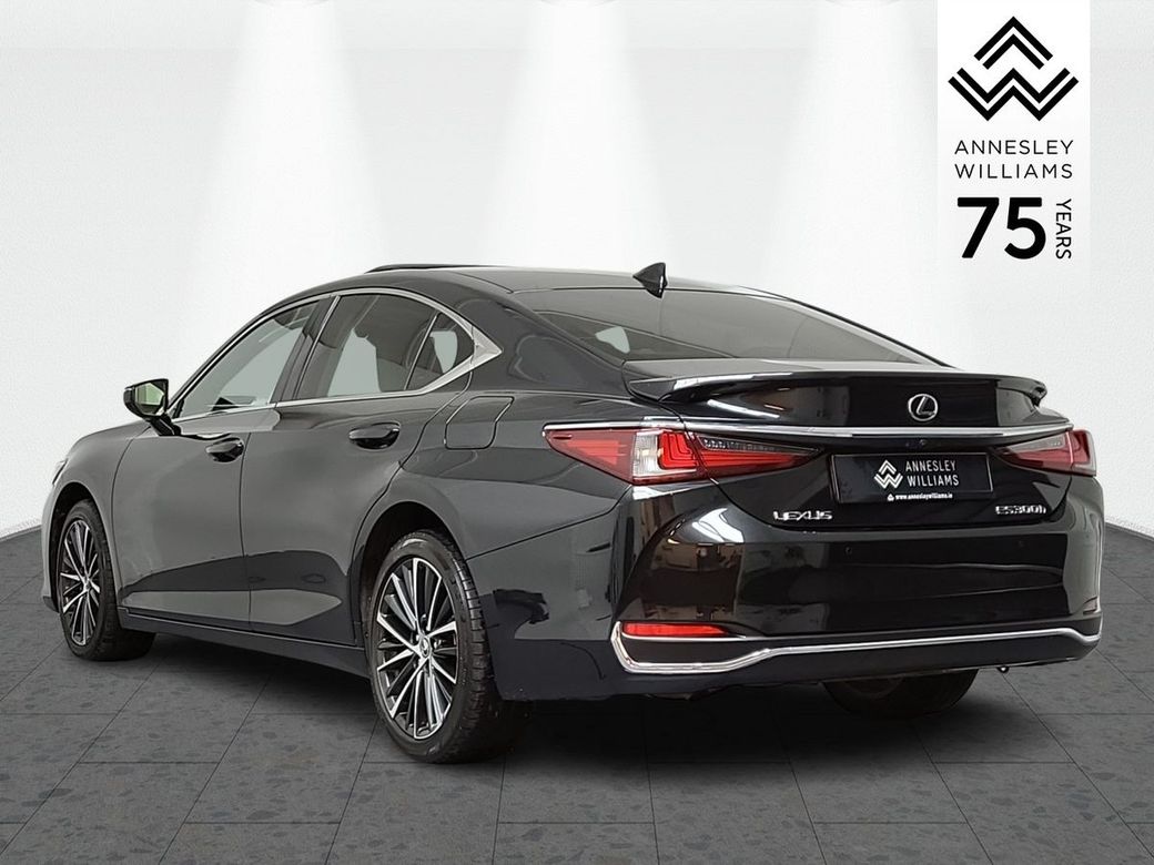 2023 Lexus ES 300h