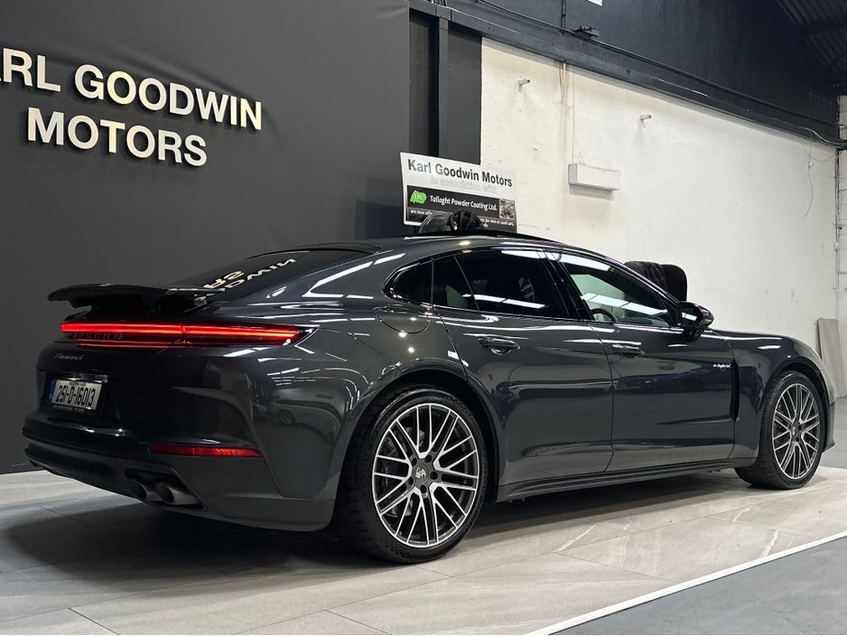 2025 Porsche Panamera