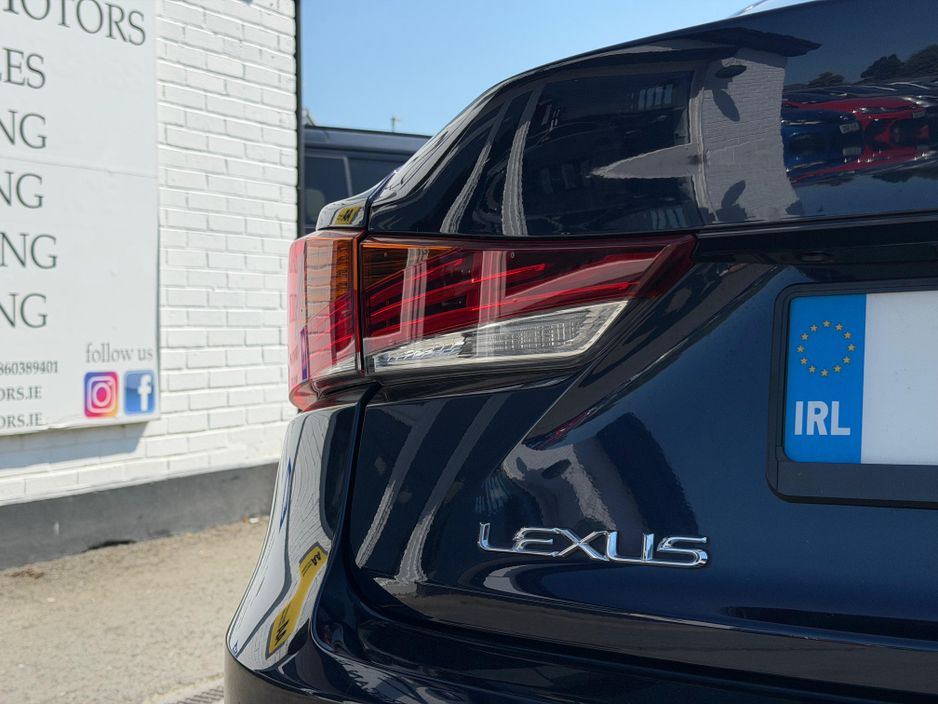 2018 Lexus IS 300h