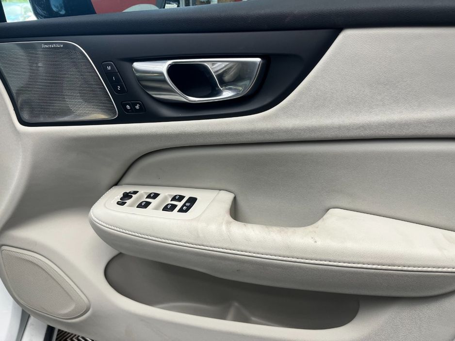 2025 Volvo V60