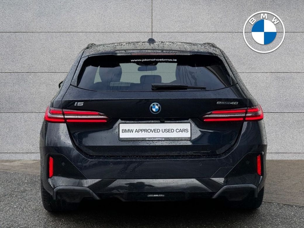 2025 BMW i5