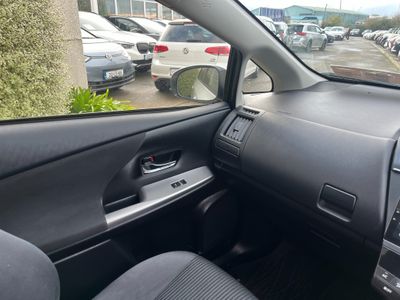 2015 Toyota Prius Alpha