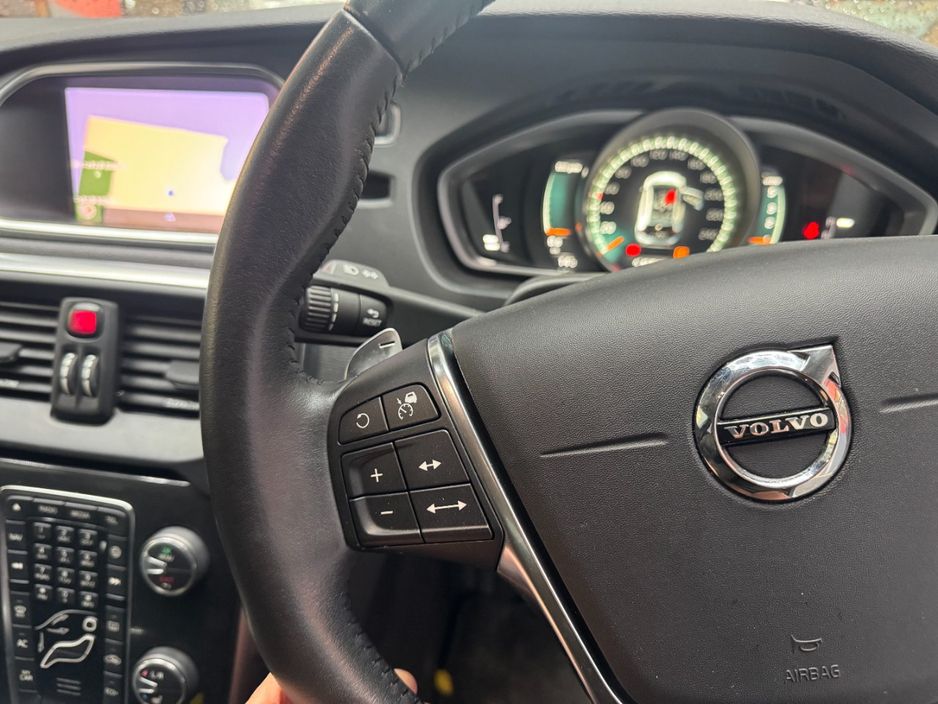 2017 Volvo V40