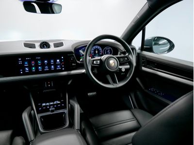 2025 Porsche Cayenne