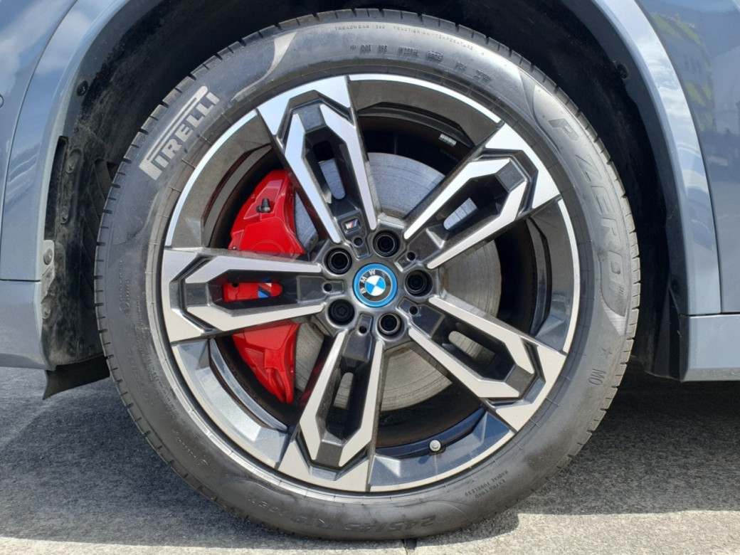 2025 BMW iX