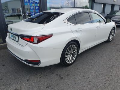 2019 Lexus ES 300h