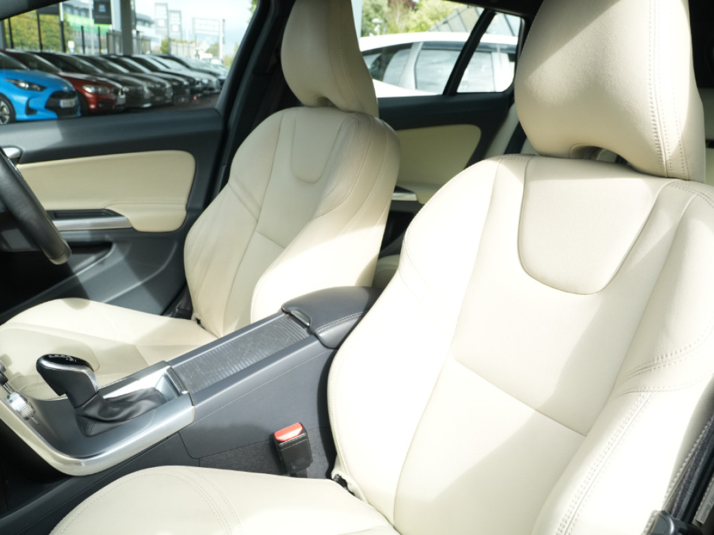 2017 Volvo V60