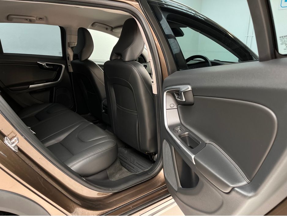 2016 Volvo V60 Cross Country