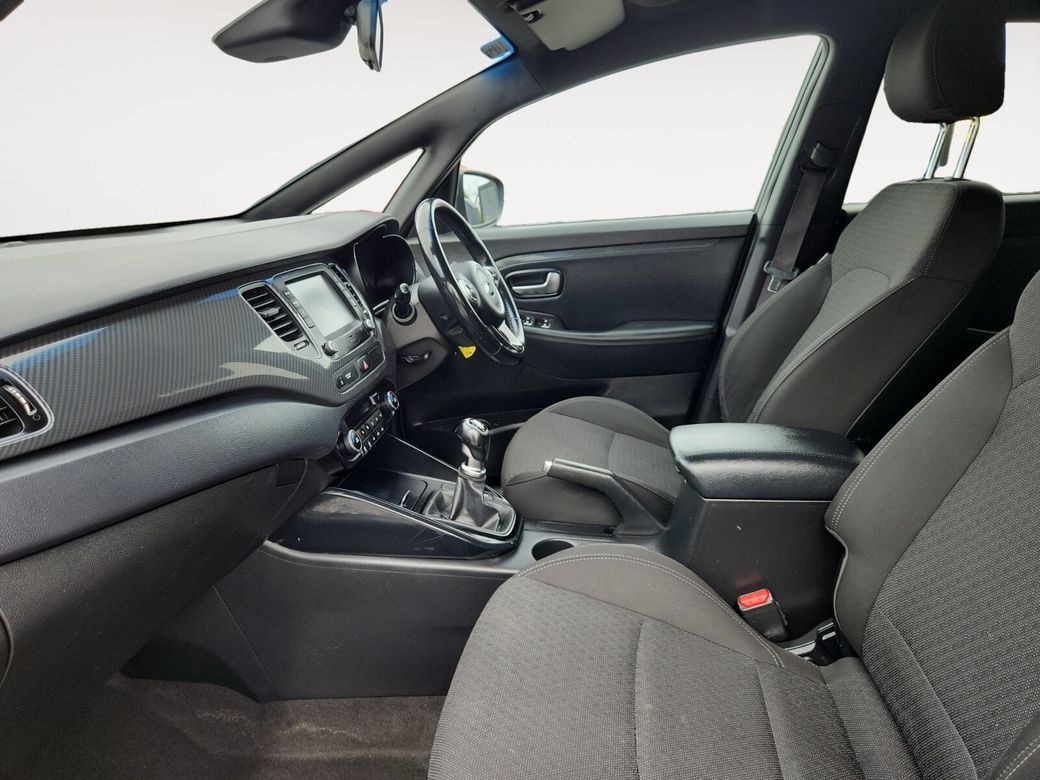 2017 Kia Carens