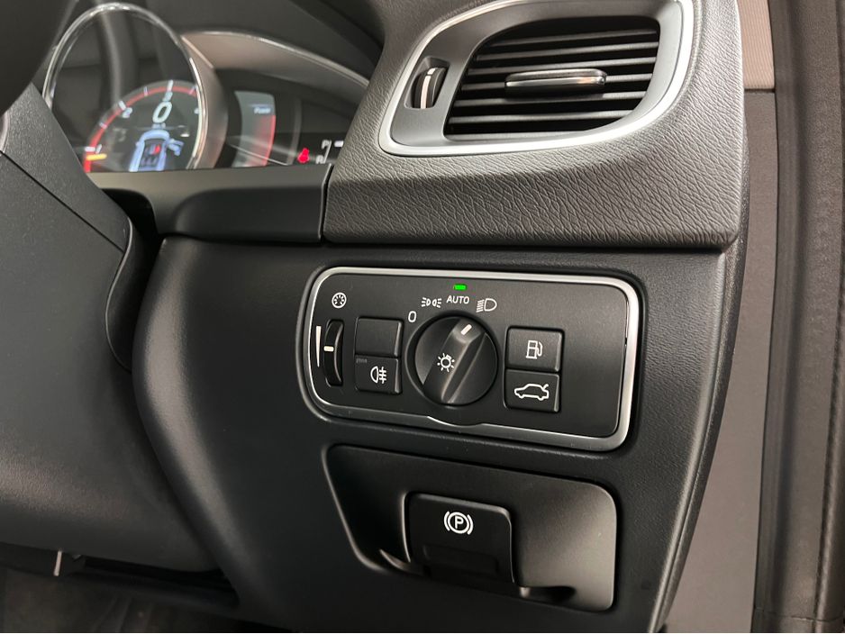 2016 Volvo V60 Cross Country