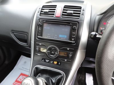 2012 Toyota Auris