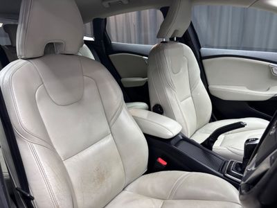 2017 Volvo V40