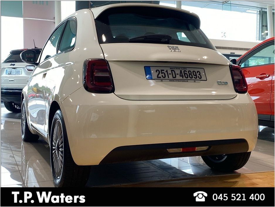 2025 Fiat 500e