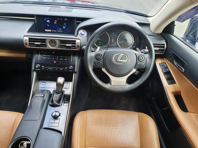 2014 Lexus IS 300h