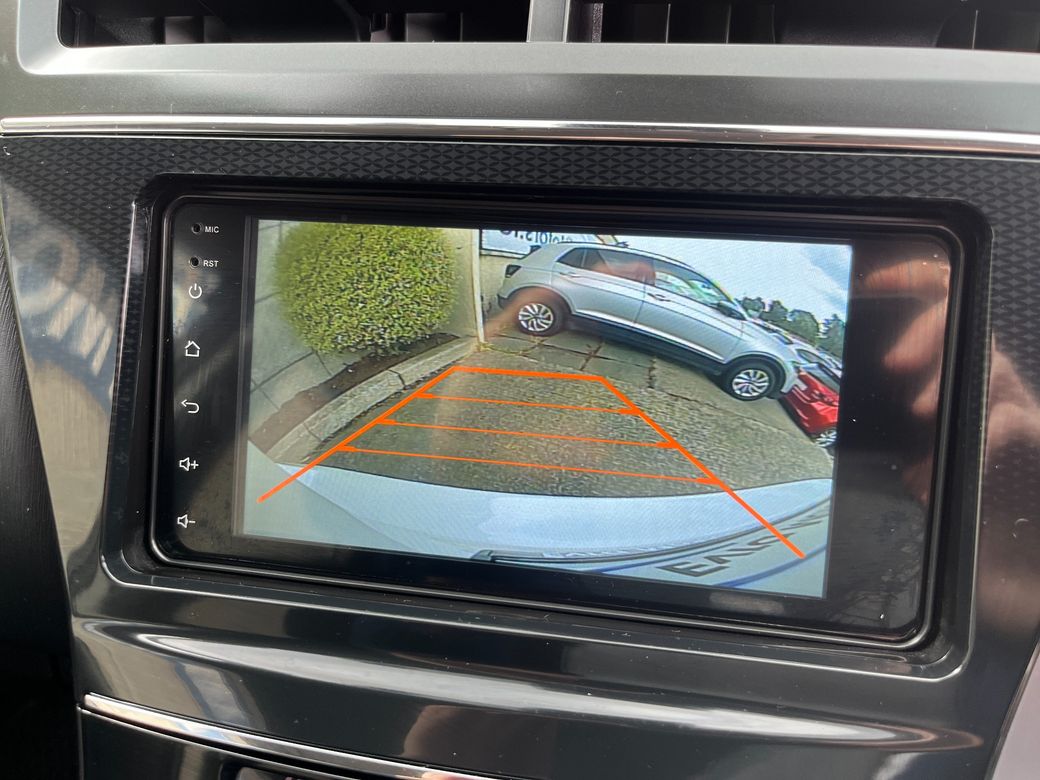 2019 Toyota Prius Alpha