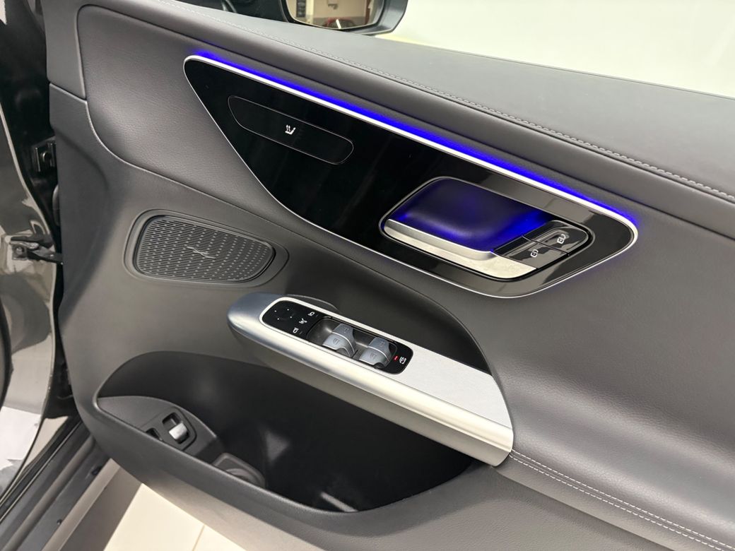 2025 Mercedes-Benz GLC Class