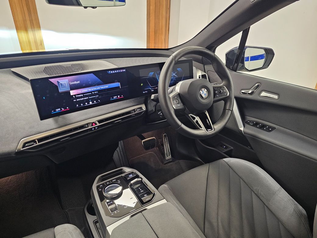 2025 BMW iX