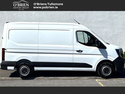2025 Renault Master