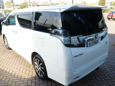 2015 Toyota Alphard