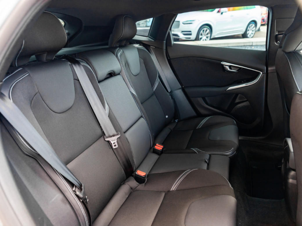 2017 Volvo V40