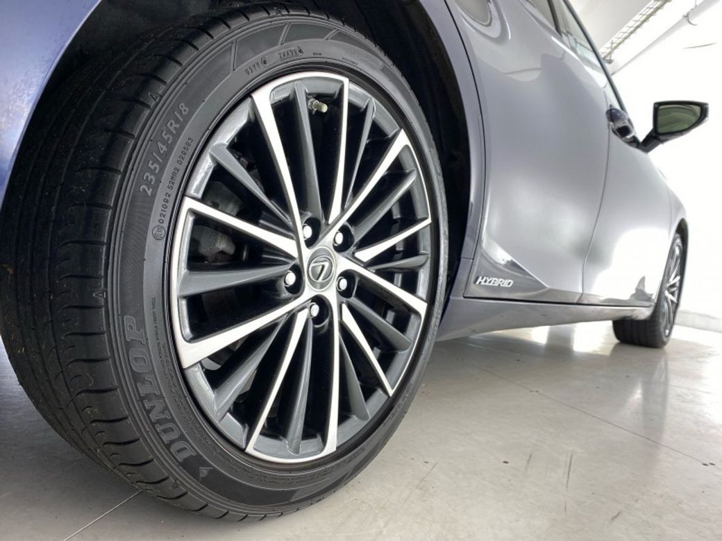 2022 Lexus ES 300h