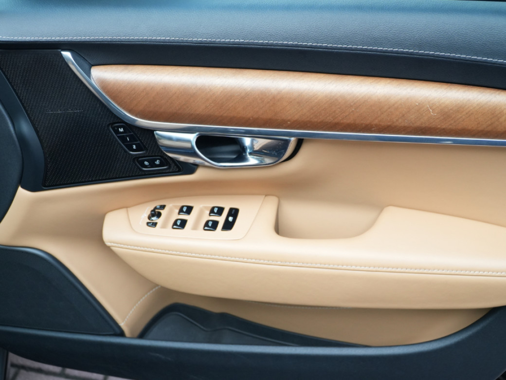 2021 Volvo V90