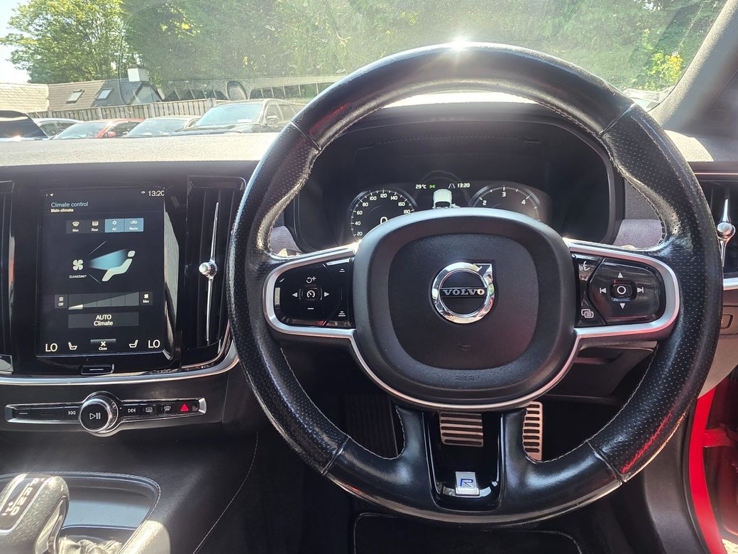 2017 Volvo S90