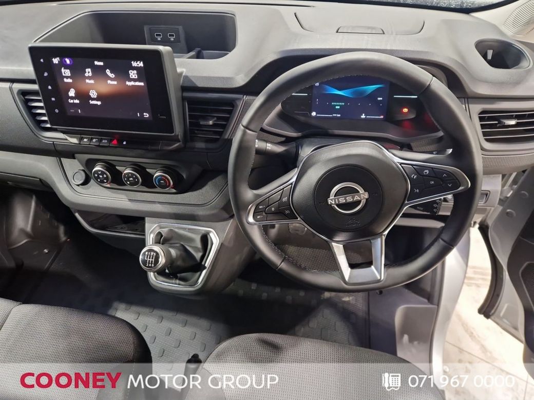 2025 Nissan Primastar