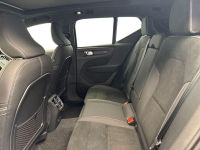 2025 Volvo EX40