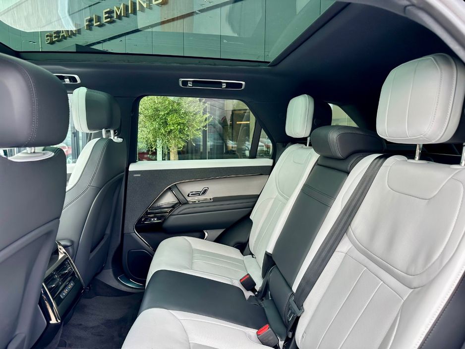 2025 Land Rover Range Rover Sport