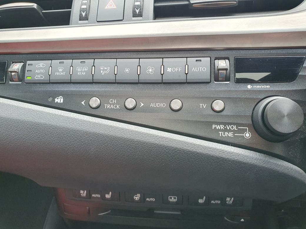 2020 Lexus ES 300h