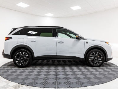 2025 Peugeot 5008