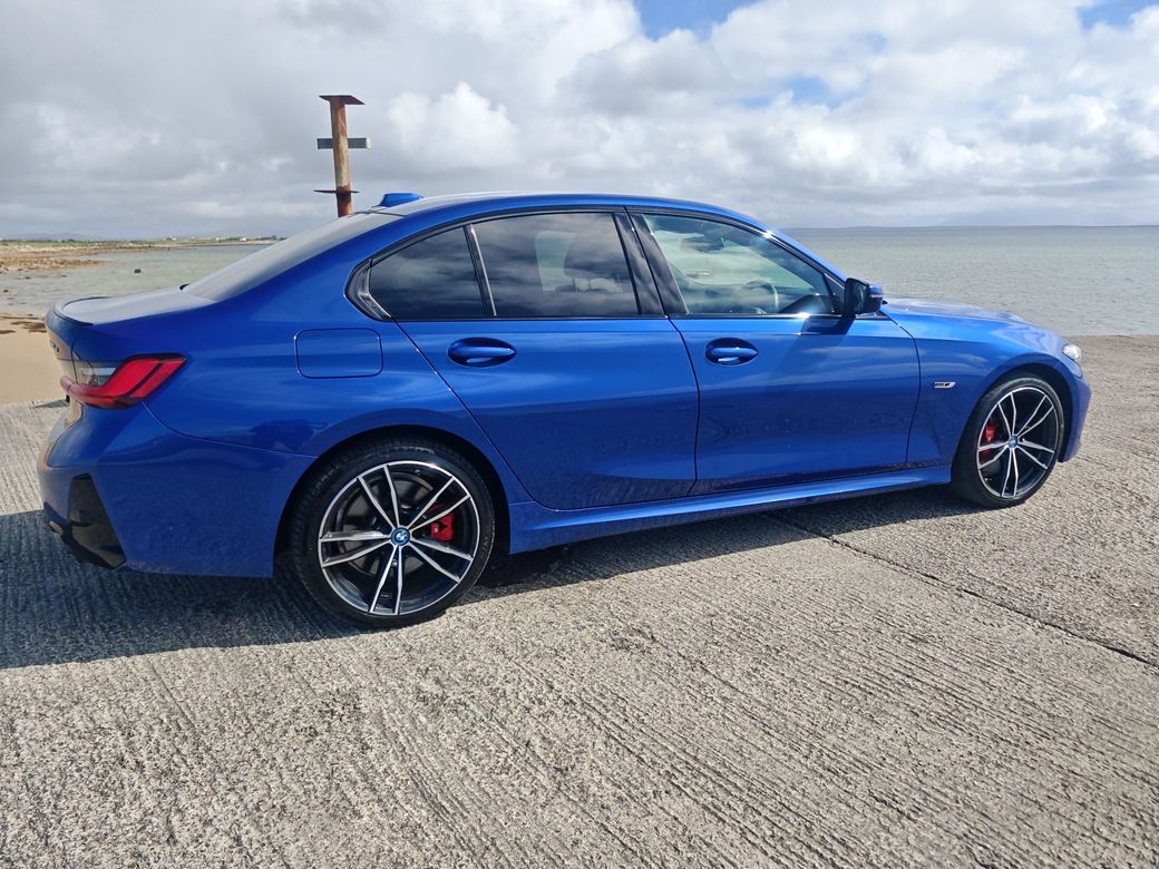 2023 BMW 330