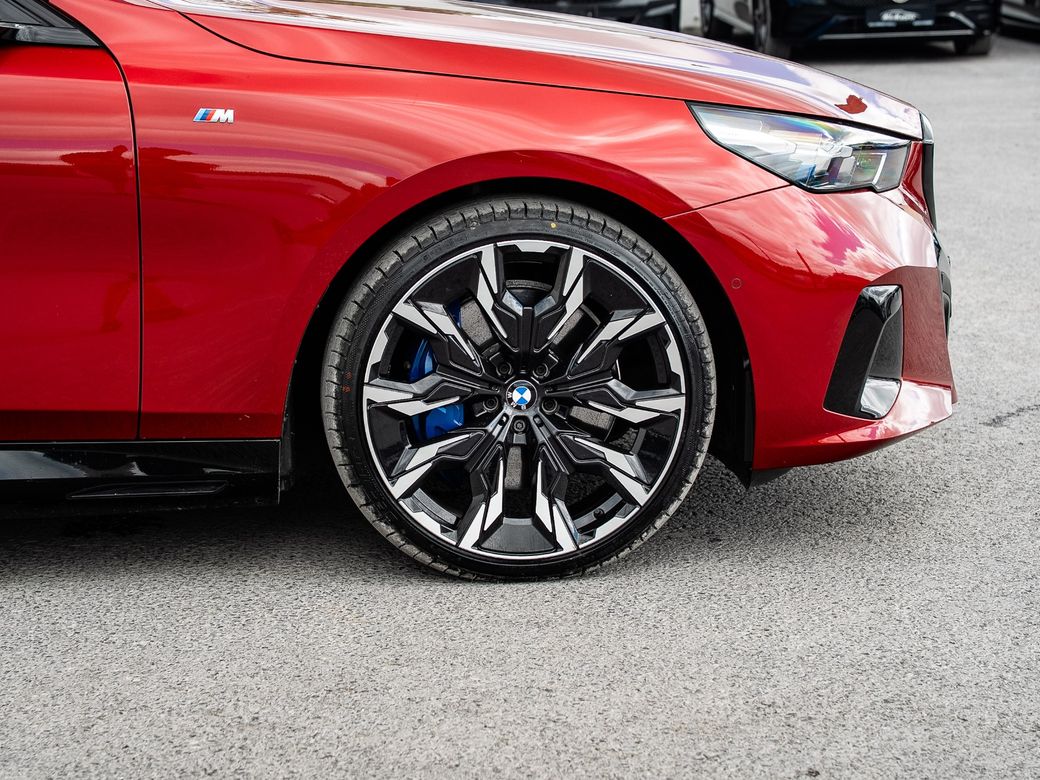 2024 BMW i5