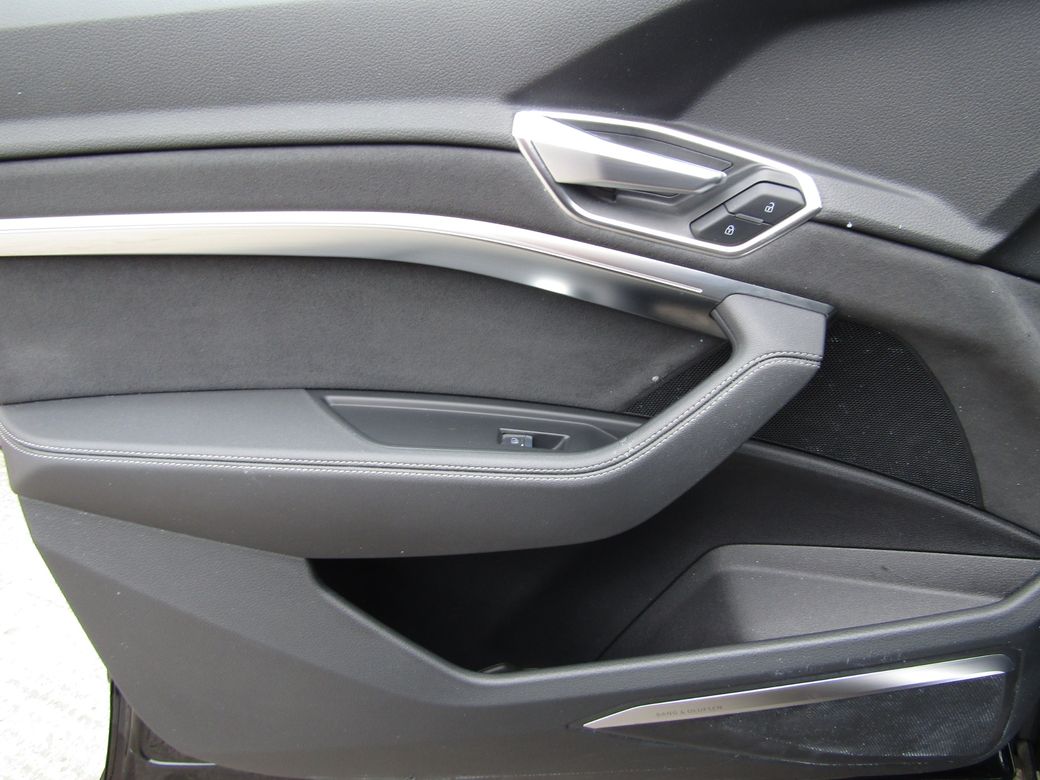 2022 Audi e-tron