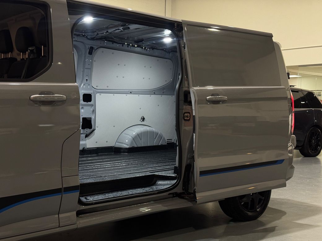 2024 Ford Transit Custom