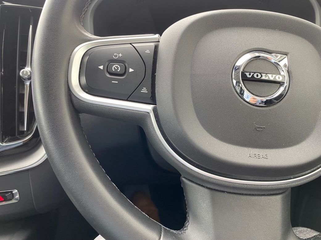 2022 Volvo XC60