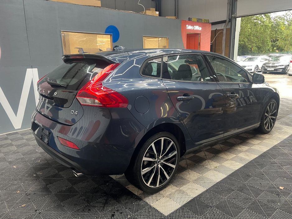 2018 Volvo V40