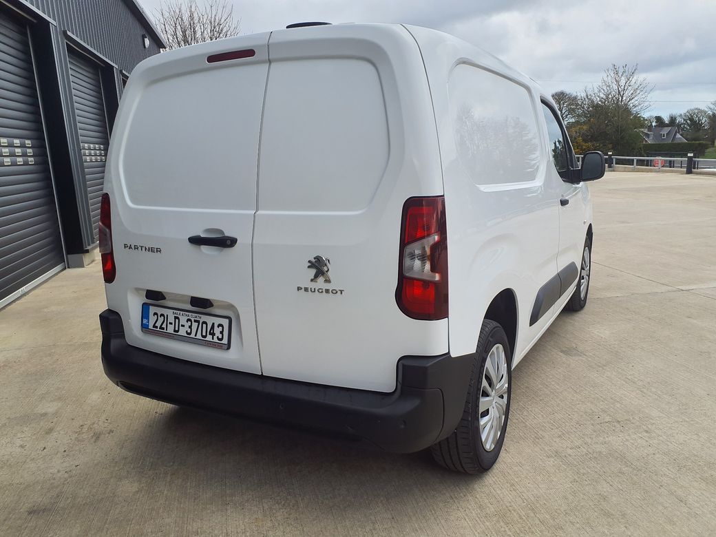 2022 Peugeot Partner