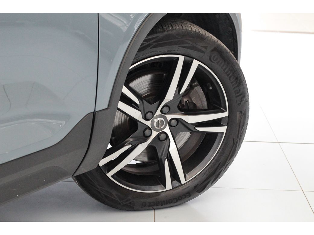 2021 Volvo XC40