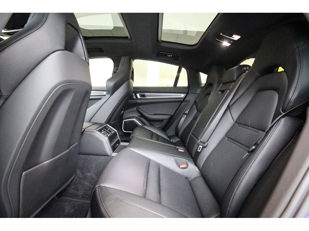 2023 Porsche Panamera