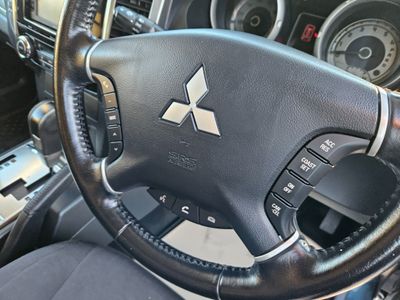 2016 Mitsubishi Shogun