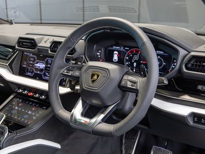 2025 Lamborghini Urus